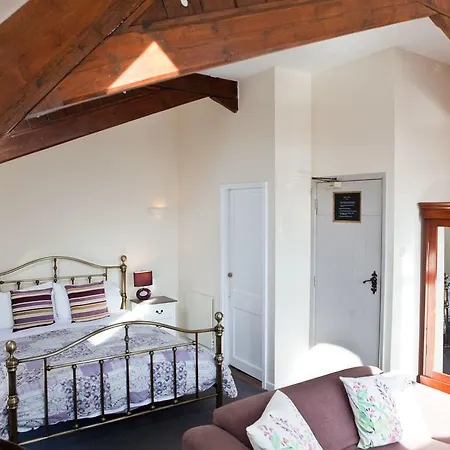 The Old School 3* Port Isaac